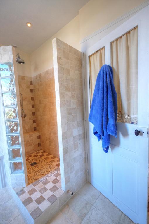 Tigné Chateau Du Beugnon B&B 객실 사진